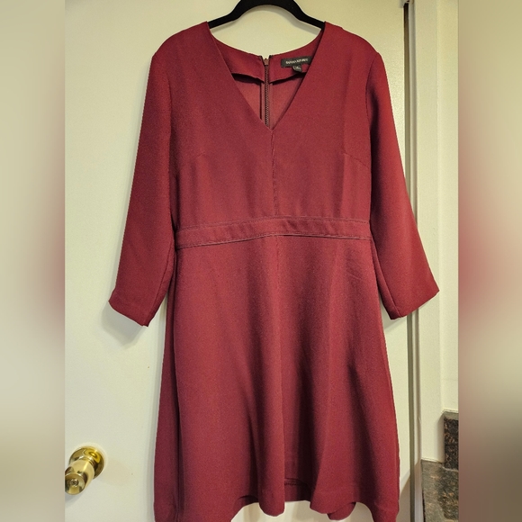 V-neck knee high long sleeve dress with side pocket, size 4 from Banana Republic - Picture 1 of 5